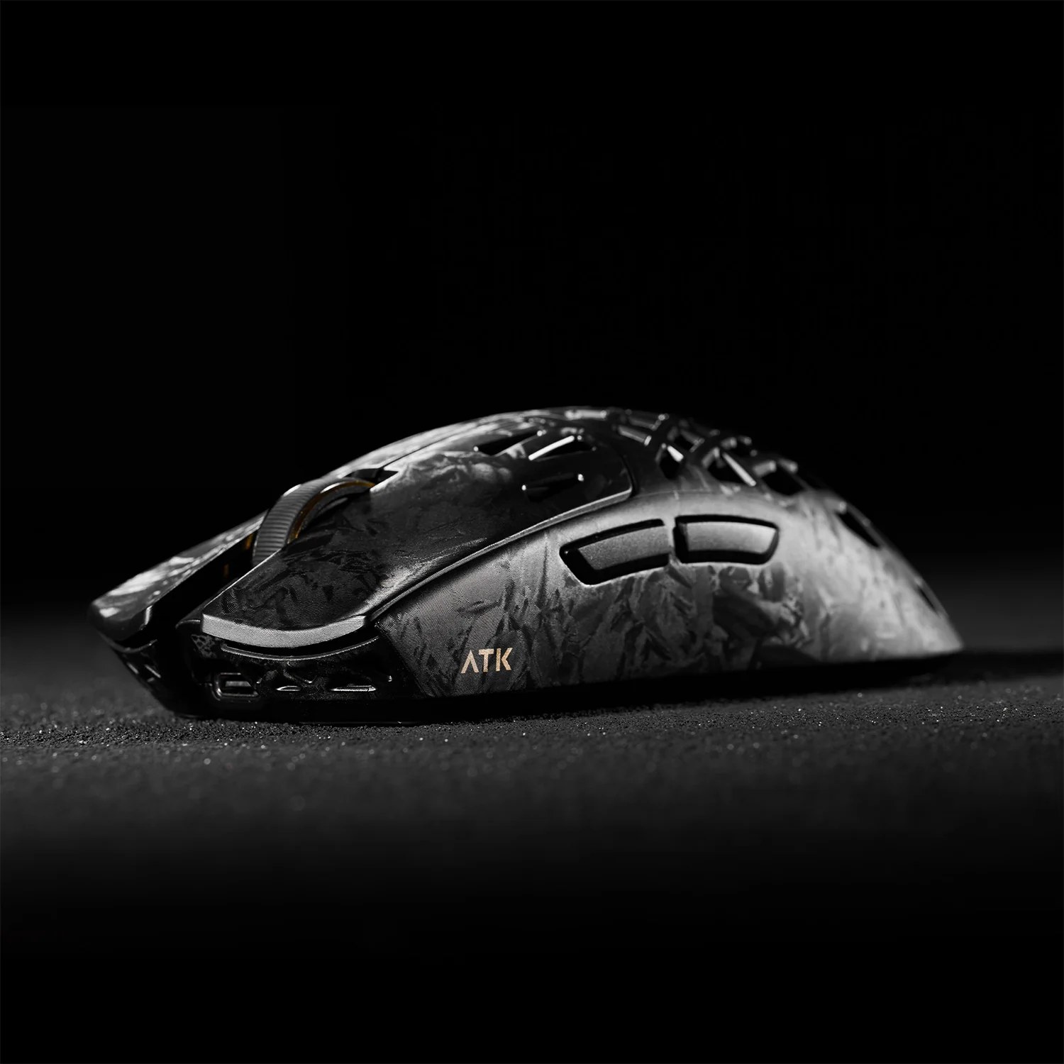 Chuột Gaming Không Dây ATK Blazing Sky Ghost Extreme Hollow Carbon Fiber | 2 Mode, Đen