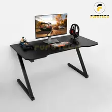 Bàn Gaming chữ Z 1m4 | Khung đen, mặt đen